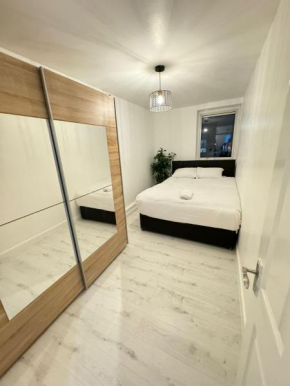 2 bedroom flat near Kilburn Park
